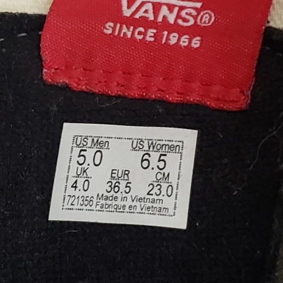 Vans X SpongeBob Sk8 Hi Imaginaaation - size 4.5 Youth or 6.5 Women's - Picture 9 of 16